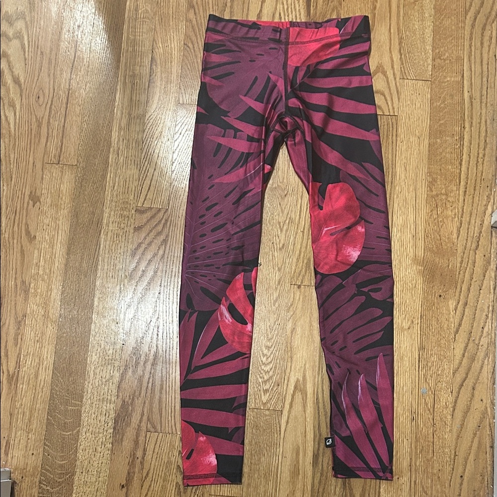 Terez Red and Black Leaf Print Leggings